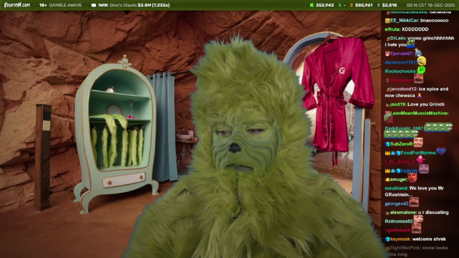 Roshtein in a Grinch Costume